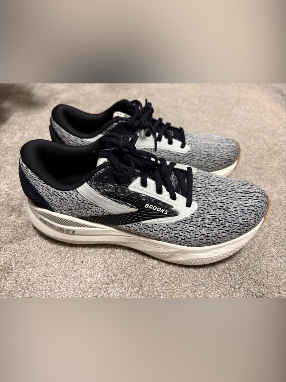 Brooks Women’s Adrenaline GTS 24 - Coconut/Black/Biscuit